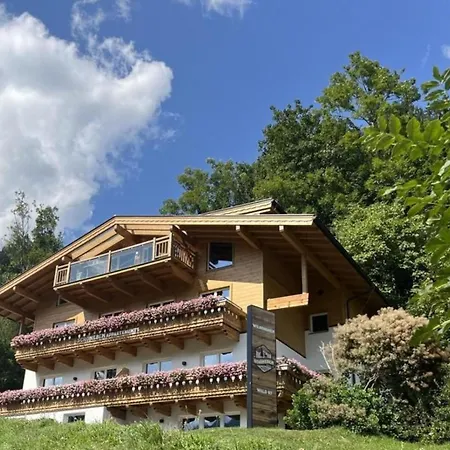 Schoeneben 2 * Wald im Pinzgau