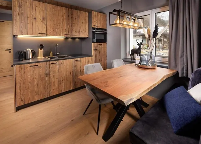 Schoeneben 2 Wald im Pinzgau