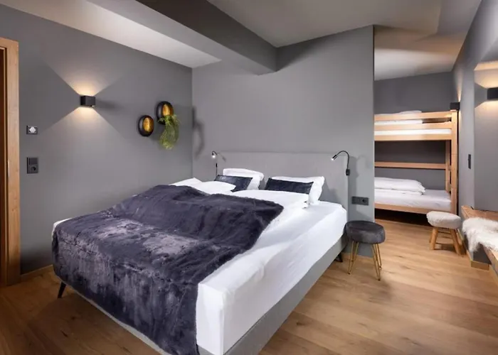 Schoeneben 2 Wald im Pinzgau